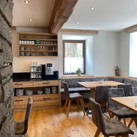Haus Schluder - Familie Stanitzer Weissensee
