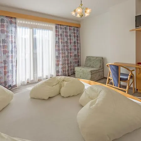 Haus Schluder - Familie Stanitzer Guest house Weissensee
