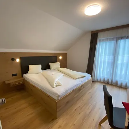 Haus Schluder - Familie Stanitzer Weissensee