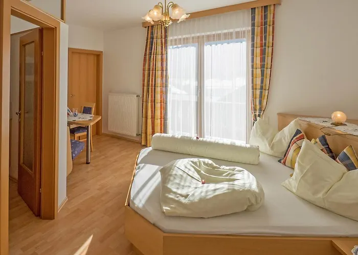 Haus Schluder - Familie Stanitzer בית הארחה