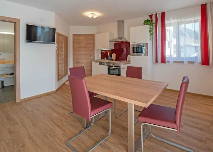 Haus Schluder - Familie Stanitzer בית הארחה